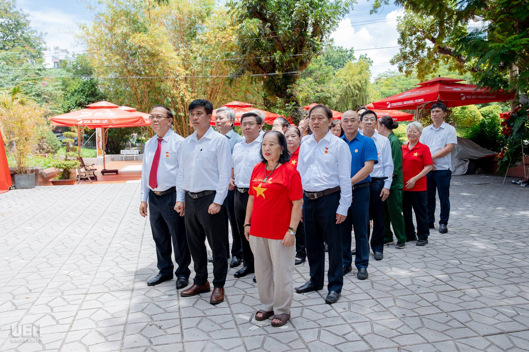 UEH dâng hoa, dâng hương tưởng niệm Cố Tổng Bí thư Trần Phú và các Anh hùng liệt sĩ